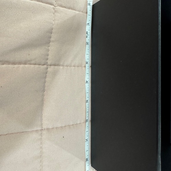 Gift Box with Ribbon - Picture 3 of 10